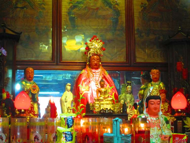altar-dewi-kwan-im-yang-sempat-direlokasi