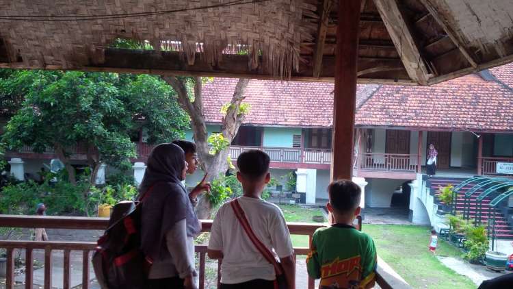kisah-mistis-tentang-noni-belanda