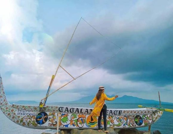 10+ Daya Tarik Pantai Cacalan Banyuwangi yang Viral