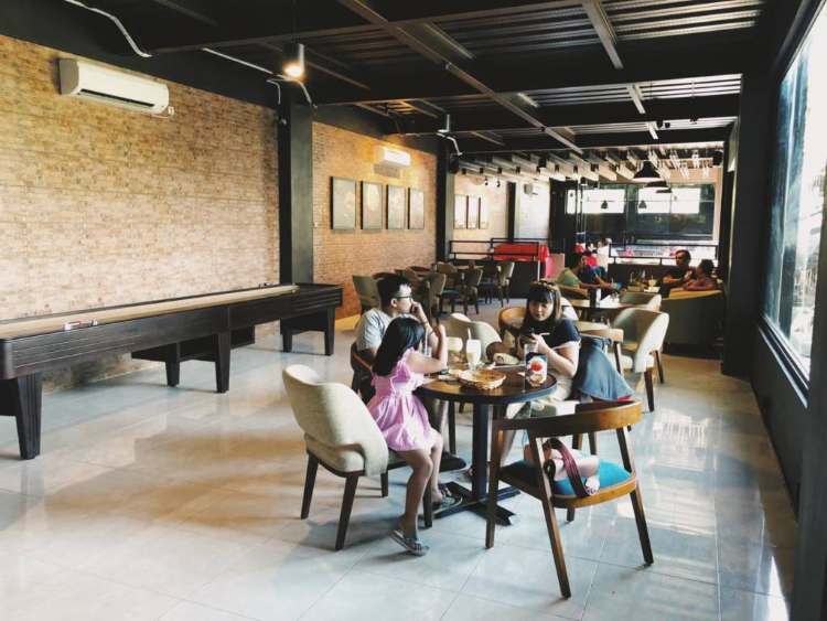 tema-eksklusif-dan-modern hedon cafe
