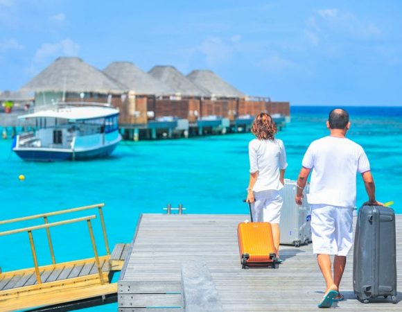 8 Tips Liburan Hemat Akhir Tahun, Pilih Wisata Terjangkau!